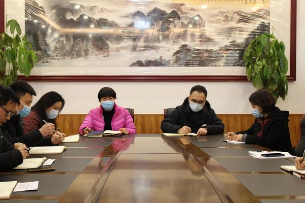 郑州49中召开新学期干部研讨会 郑州49中召开新学期干部研讨会